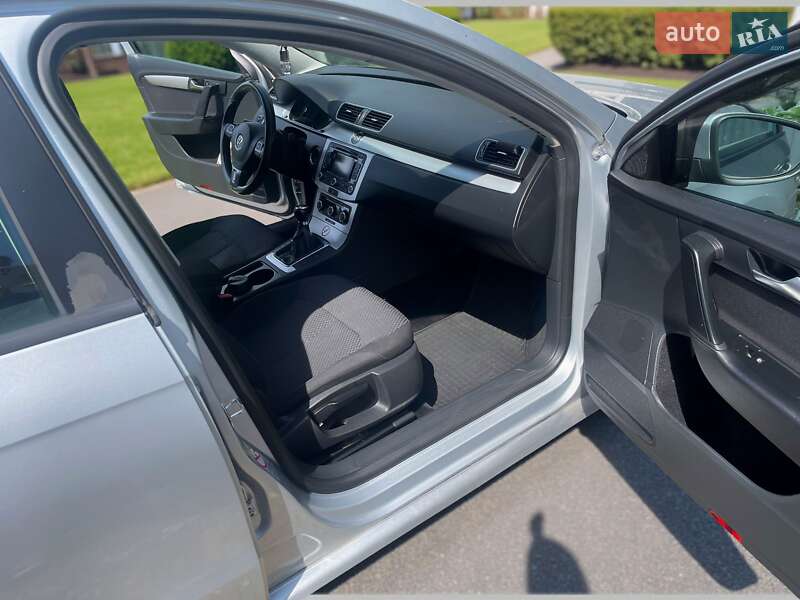 Универсал Volkswagen Passat 2012 в Хмельницком