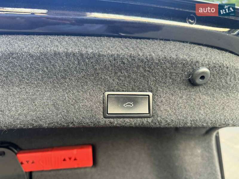 Седан Volkswagen Passat 2017 в Ужгороде