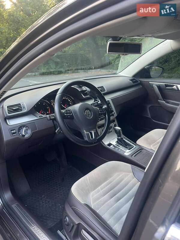 Седан Volkswagen Passat 2013 в Дніпрі фото 12 Седан Volkswagen Passat 2013 в Дніпрі