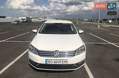 Седан Volkswagen Passat 2011 в Львові