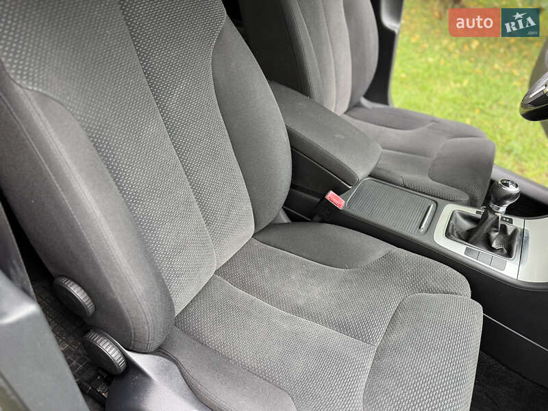 Седан Volkswagen Passat 2010 в Стрию