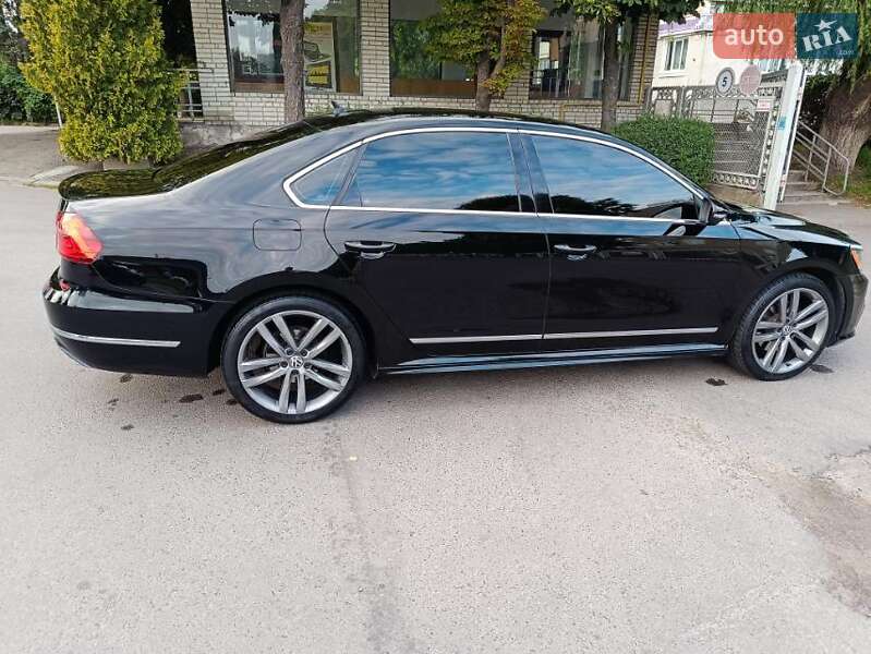 Седан Volkswagen Passat 2016 в Львове