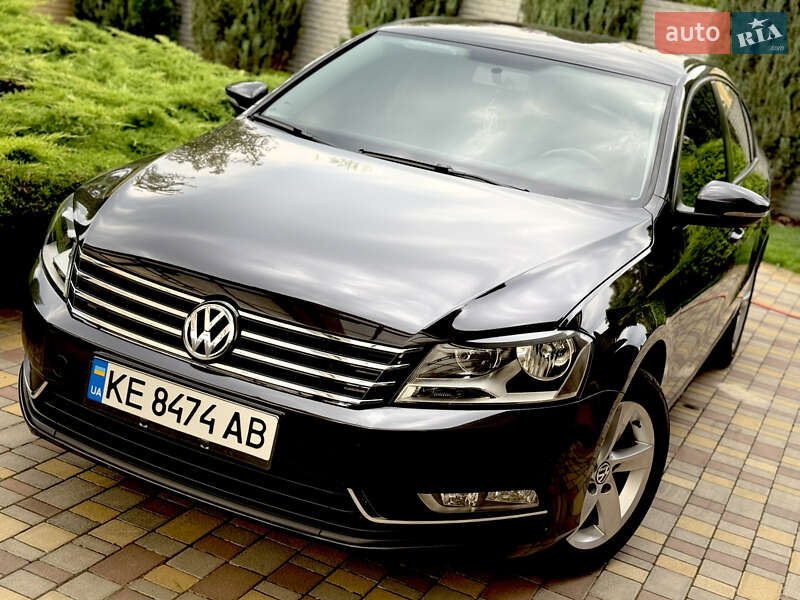 Седан Volkswagen Passat 2011 в Днепре