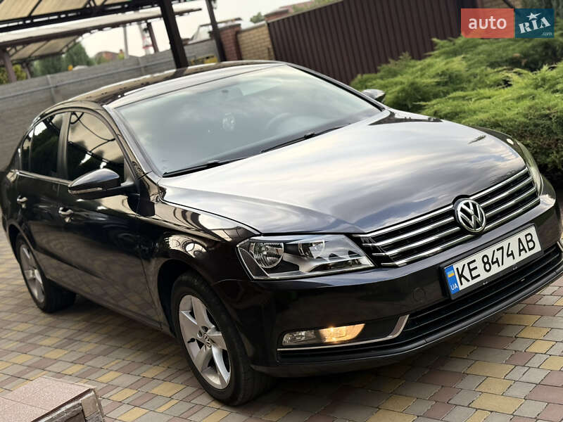 Седан Volkswagen Passat 2011 в Днепре