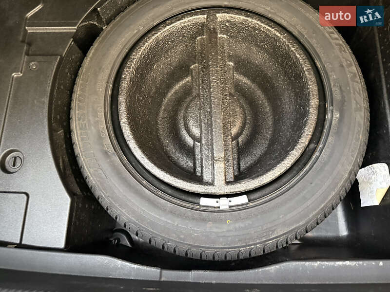 Седан Volkswagen Passat 2011 в Днепре