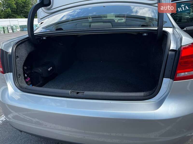 Седан Volkswagen Passat 2014 в Кременчуге