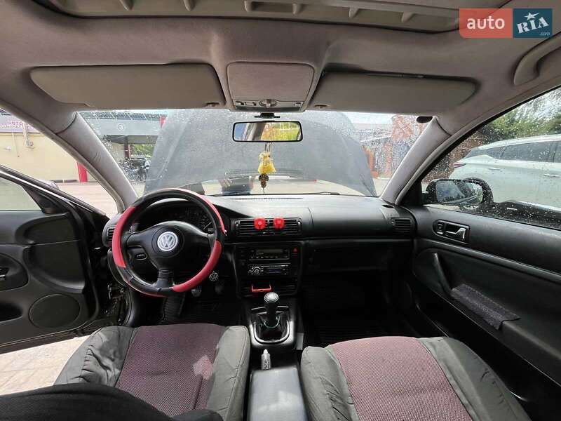 Седан Volkswagen Passat 1997 в Дубно