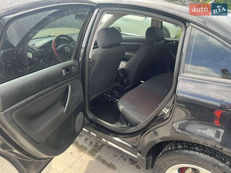 Седан Volkswagen Passat 1997 в Дубно