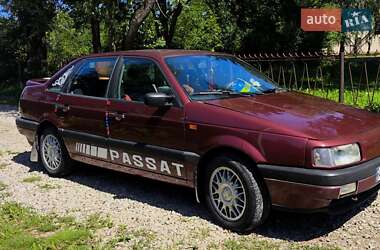 Седан Volkswagen Passat 1989 в Надвірній