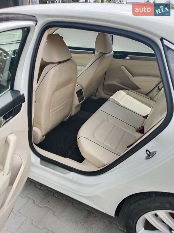 Седан Volkswagen Passat 2017 в Львове