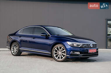 Седан Volkswagen Passat 2018 в Тернополе