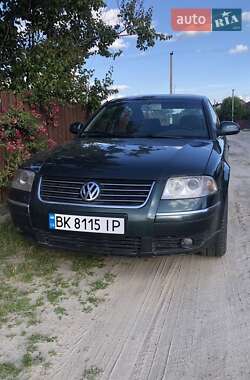 Седан Volkswagen Passat 2004 в Рівному