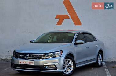 Седан Volkswagen Passat 2016 в Одессе