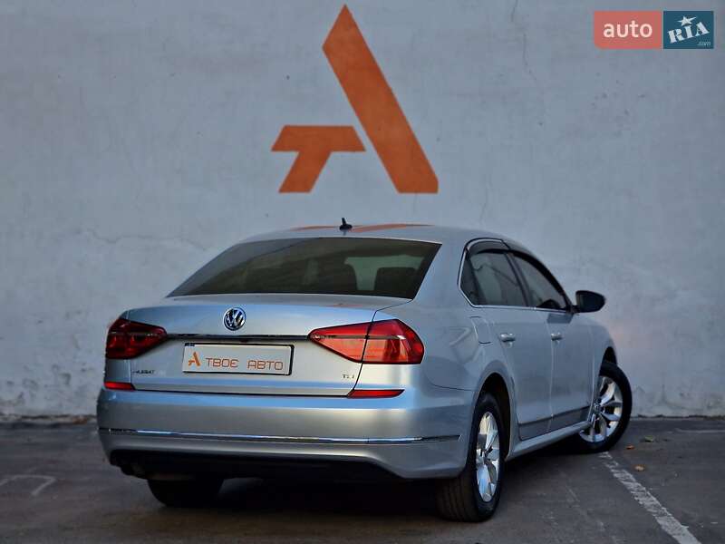 Седан Volkswagen Passat 2016 в Одессе