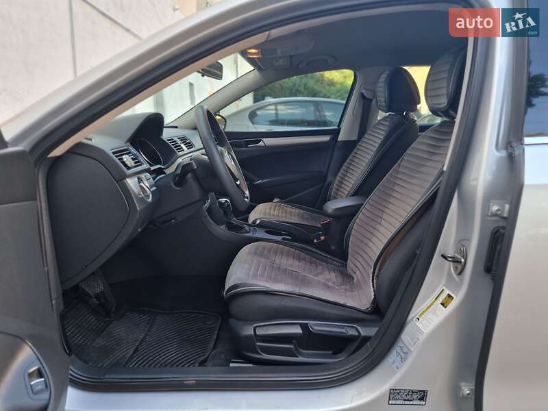 Седан Volkswagen Passat 2016 в Одессе