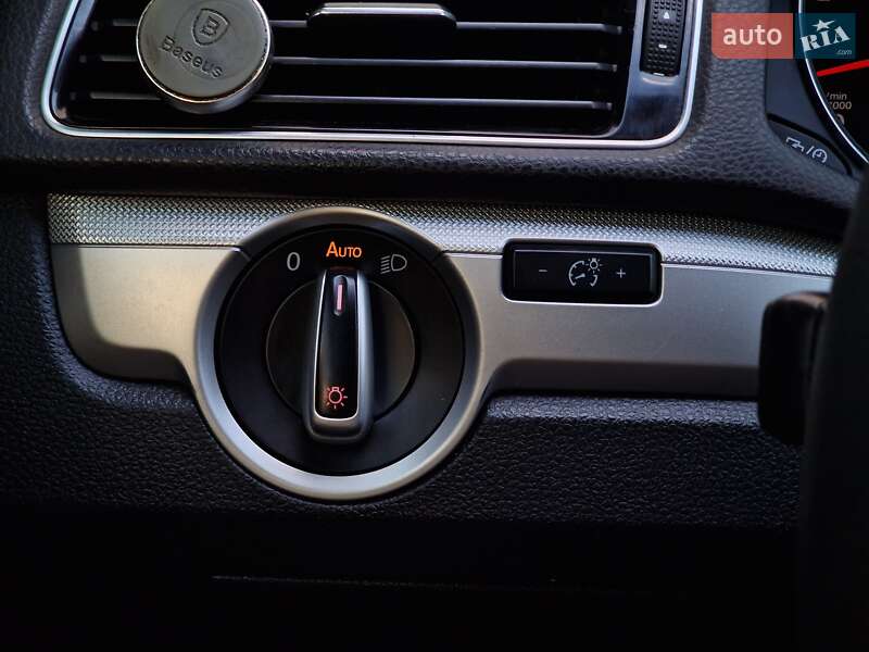 Седан Volkswagen Passat 2016 в Одессе