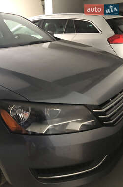 Седан Volkswagen Passat 2015 в Львове