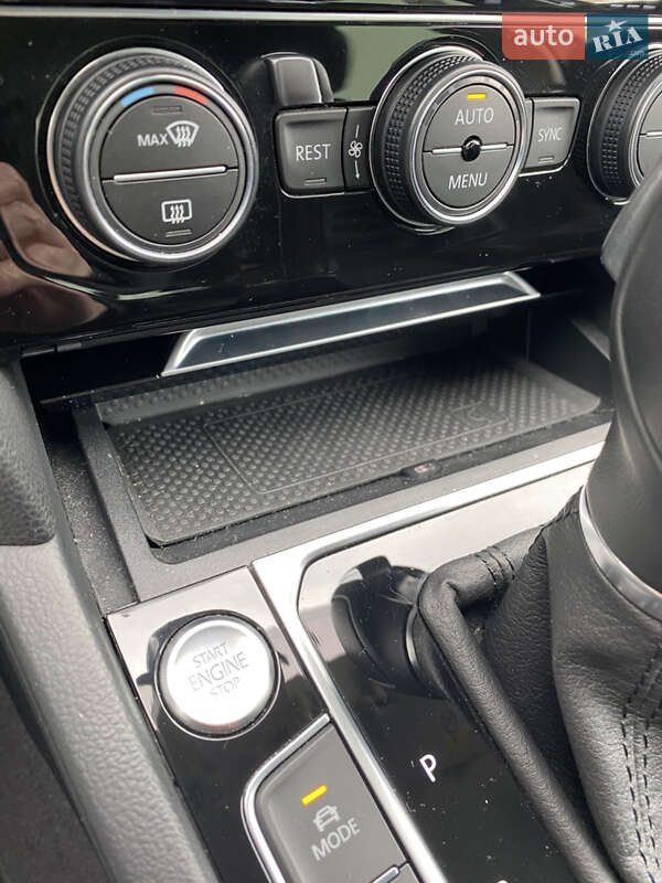 Седан Volkswagen Passat 2018 в Одессе