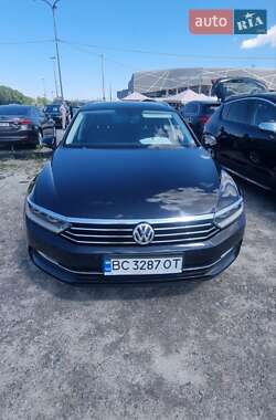 Універсал Volkswagen Passat 2018 в Львові