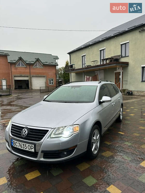 Универсал Volkswagen Passat 2010 в Стрые