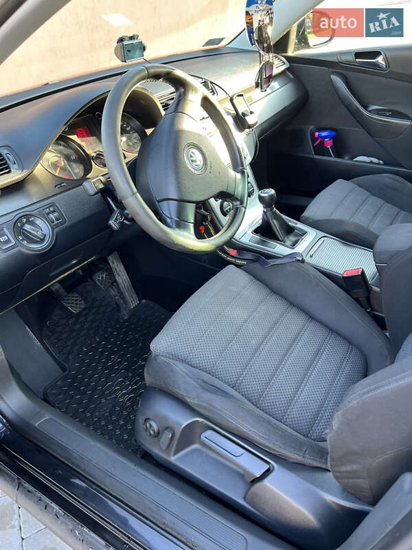 Универсал Volkswagen Passat 2006 в Бродах