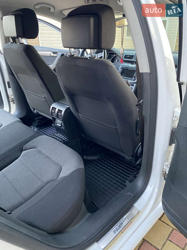 Седан Volkswagen Passat 2013 в Глобине