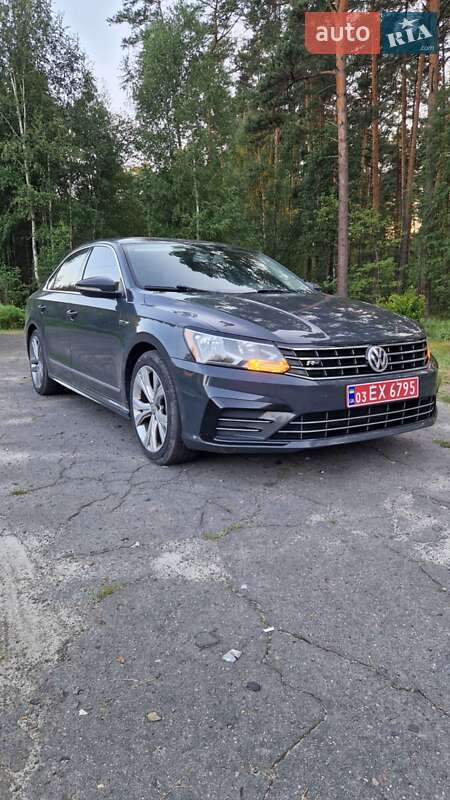 Седан Volkswagen Passat 2017 в Луцьку