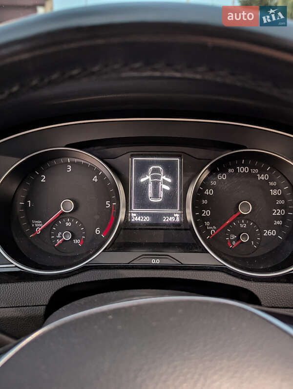 Універсал Volkswagen Passat 2015 в Львові