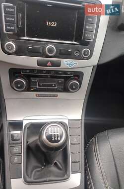 Универсал Volkswagen Passat 2011 в 