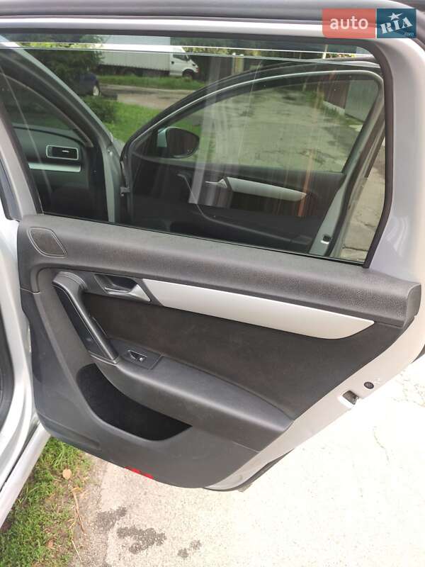 Универсал Volkswagen Passat 2011 в Броварах