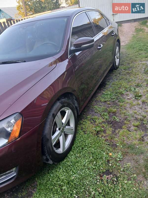 Седан Volkswagen Passat 2012 в Житомире