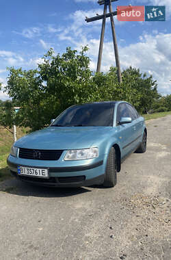 Седан Volkswagen Passat 1999 в Лубнах