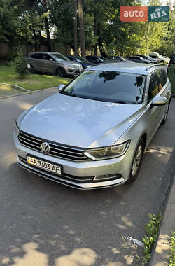 Универсал Volkswagen Passat 2016 в Киеве
