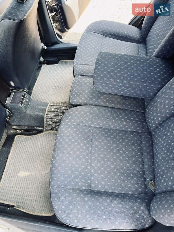 Седан Volkswagen Passat 1996 в Погребище