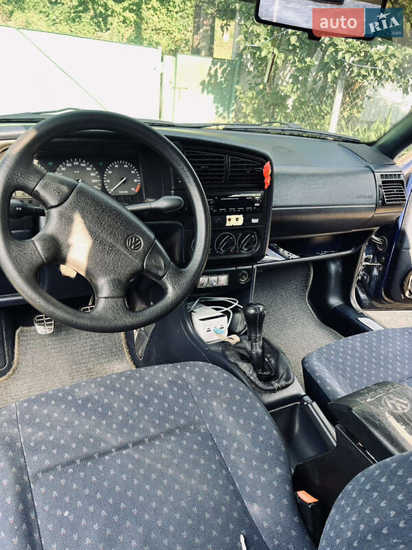 Седан Volkswagen Passat 1996 в Погребище