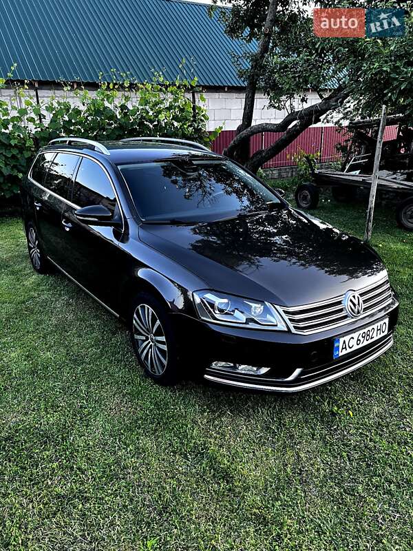 Універсал Volkswagen Passat 2014 в Луцьку