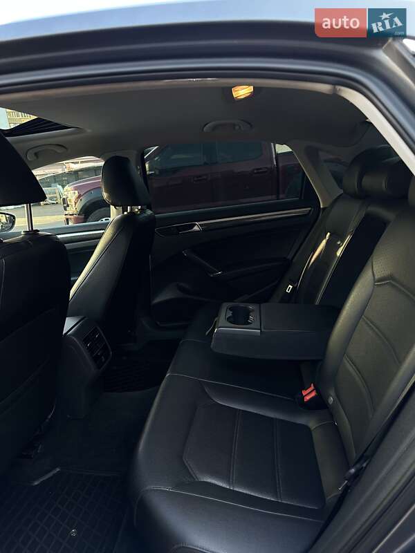 Седан Volkswagen Passat 2016 в Кривому Розі