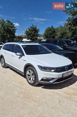 Универсал Volkswagen Passat 2019 в Киеве