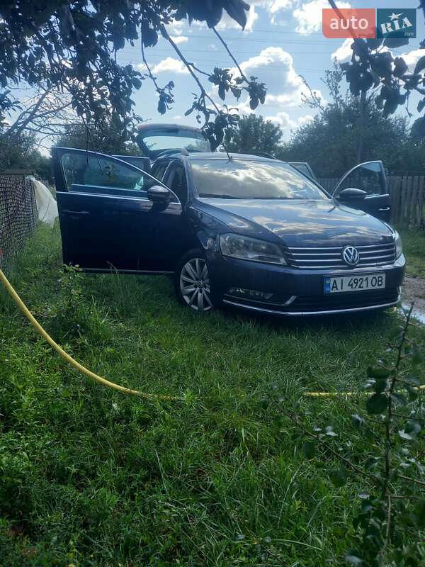 Универсал Volkswagen Passat 2011 в Буче