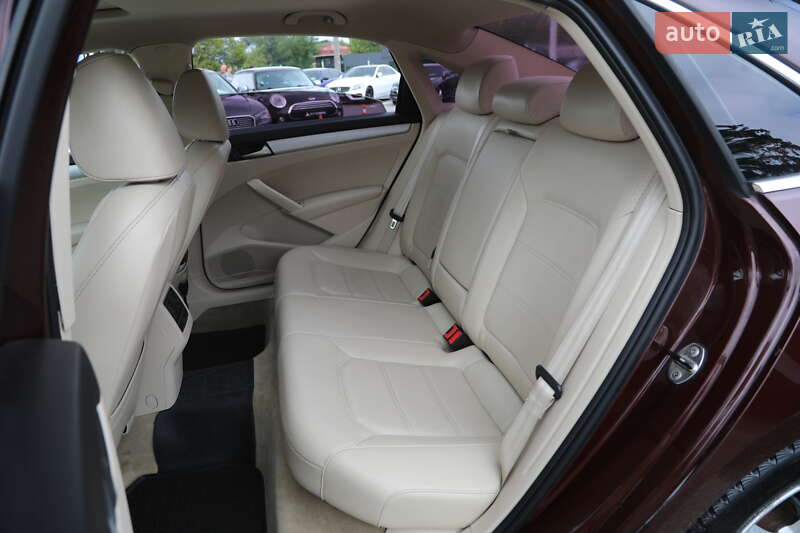 Седан Volkswagen Passat 2013 в Харькове