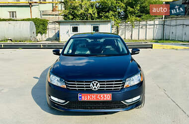 Седан Volkswagen Passat 2015 в Харкові
