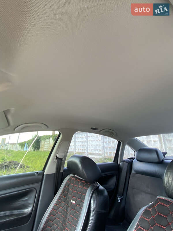 Седан Volkswagen Passat 2005 в Хмельницком