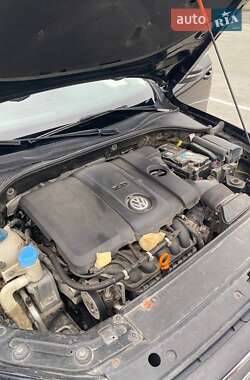 Седан Volkswagen Passat 2011 в 