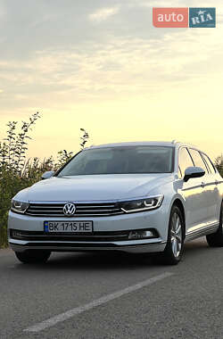 Универсал Volkswagen Passat 2015 в Ровно