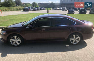 Седан Volkswagen Passat 2012 в Сокале