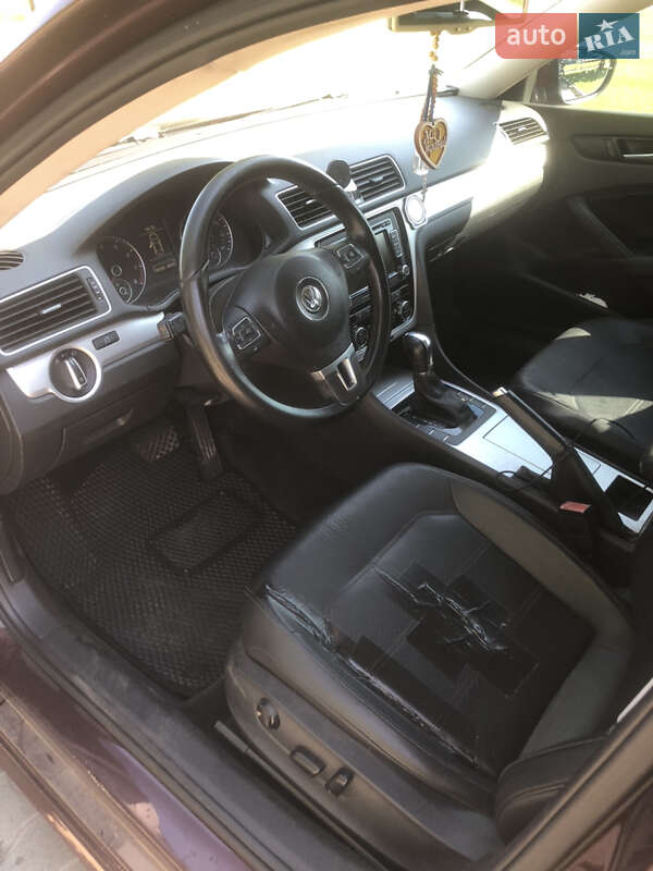 Седан Volkswagen Passat 2012 в Сокалі