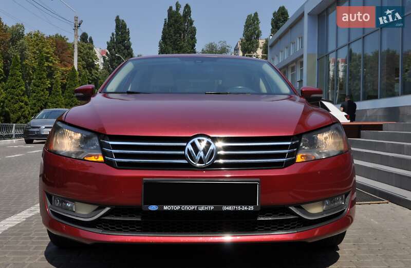 Седан Volkswagen Passat 2015 в Одессе