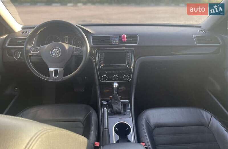 Седан Volkswagen Passat 2014 в Хмельницькому