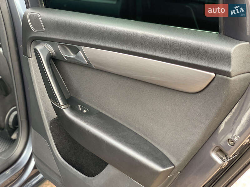 Универсал Volkswagen Passat 2011 в Львове