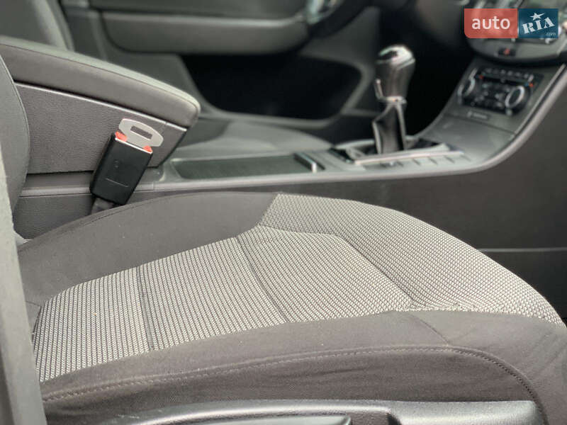 Универсал Volkswagen Passat 2011 в Львове